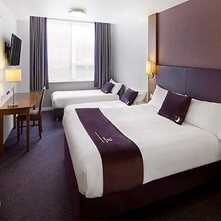 Premier Inn Wolverhampton City Centre Exterior foto