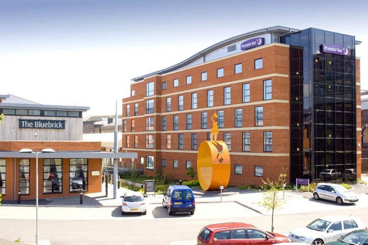 Premier Inn Wolverhampton City Centre Exterior foto